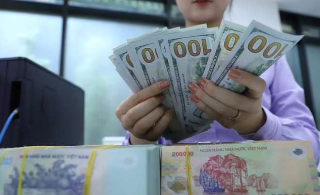 Các ngân hàng thay nhau điều chỉnh tỷ giá USD/VND